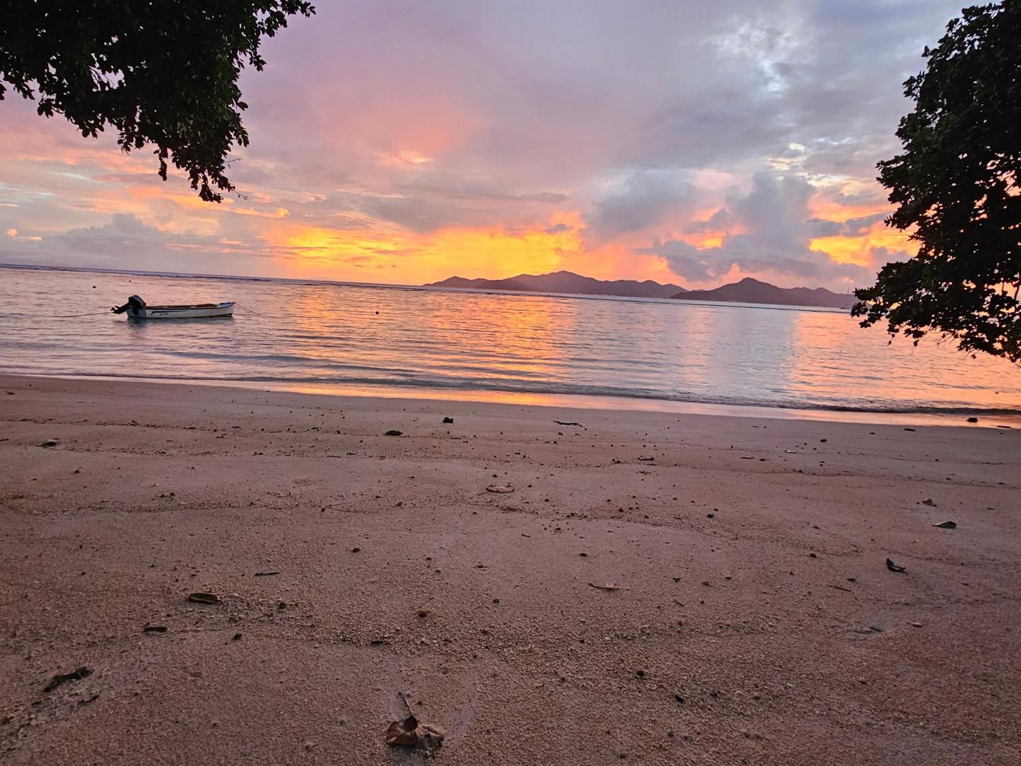 La Digue Luxury Beach Bungalow Spa&Gym Exterior foto